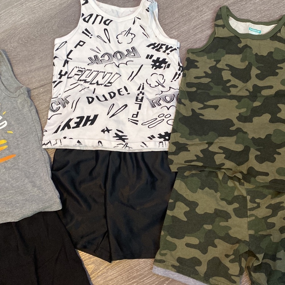 3 sets of clothing in good condition - Picture 3 of 4